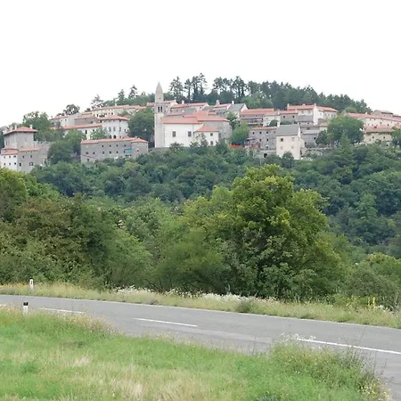 Carst House 13 Andreja בית כפרי