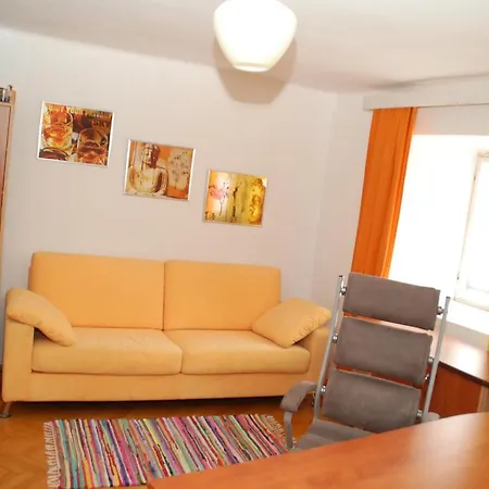Carst House 13 Andreja