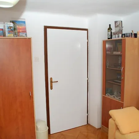 בית כפרי Carst House 13 Andreja