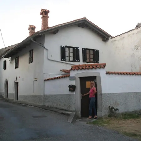 Carst House 13 Andreja בית כפרי